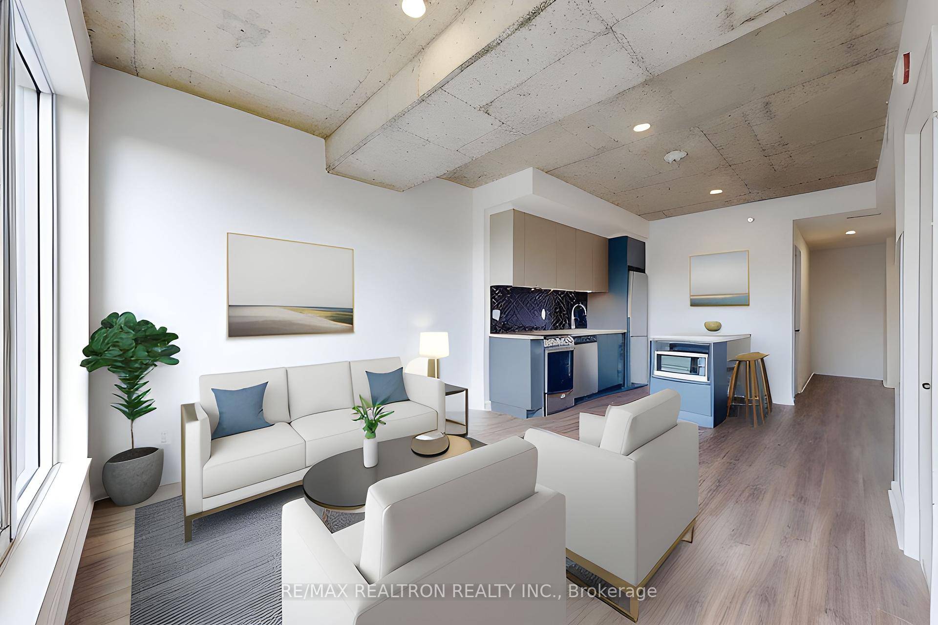 Sunny and Spacious 2 years old 2 bedroom, 2 bathrooms, split floorplan unit with over 900 Sq Ft of living space overlooking the greenery of a peaceful courtyard !