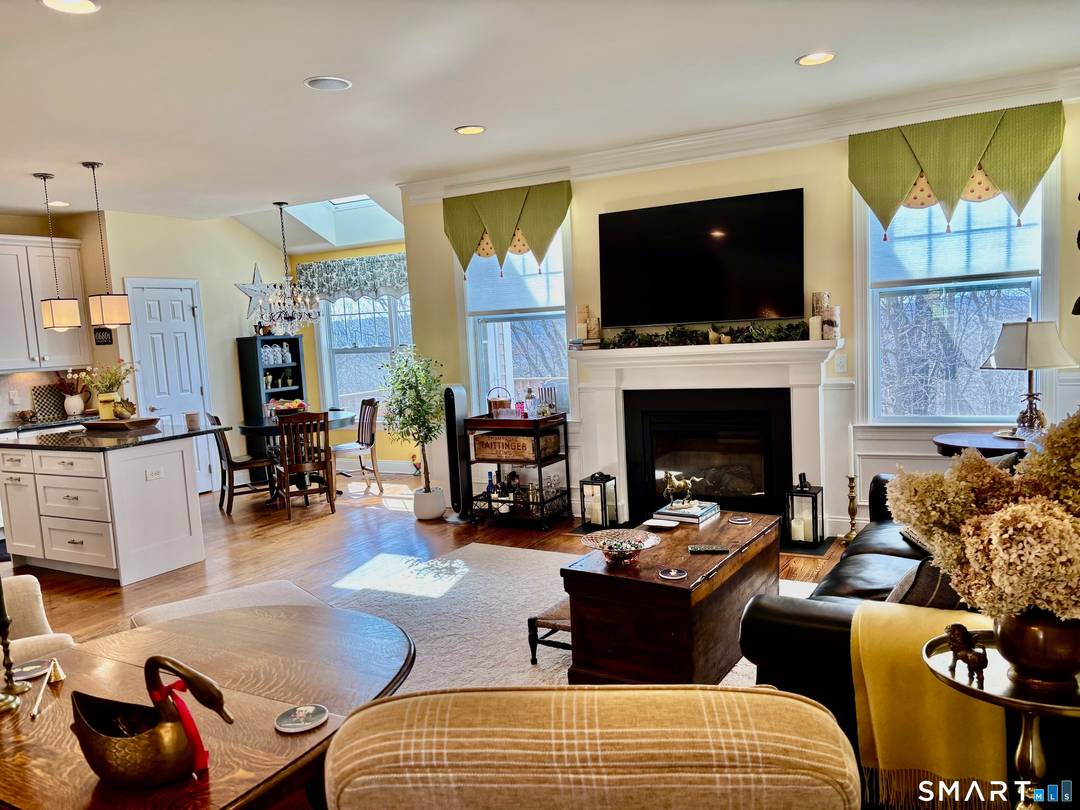 This stunning luxury 3 bedroom, 2.