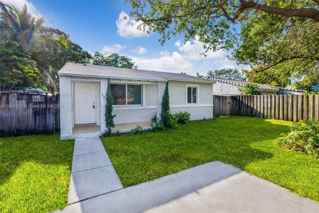 Welcome to this beautifully updated duplex featuring a renovated 2 bed 1 bath front unit and a 1 bed 1 bath rear unit.