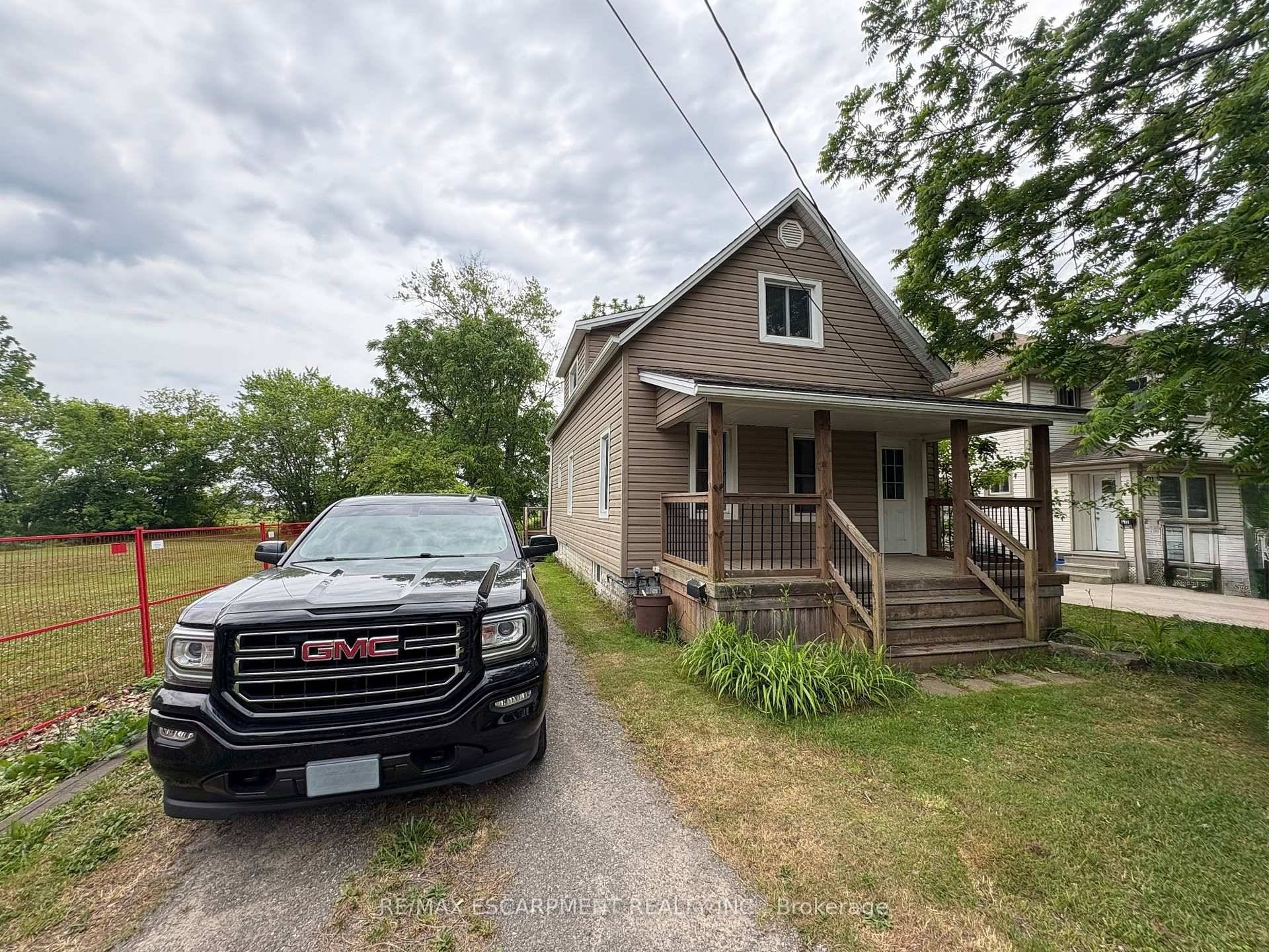 Welcome to this 3 bedroom home, perfectly situated just outside the vibrant core of downtown Fonthill.