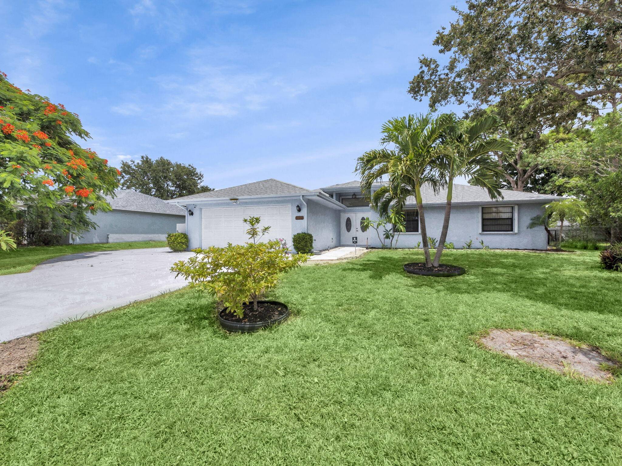 This well maintained single family home offers just under 1800 Sq Ft of comfortable living space ideal for relaxing and entertaining.
