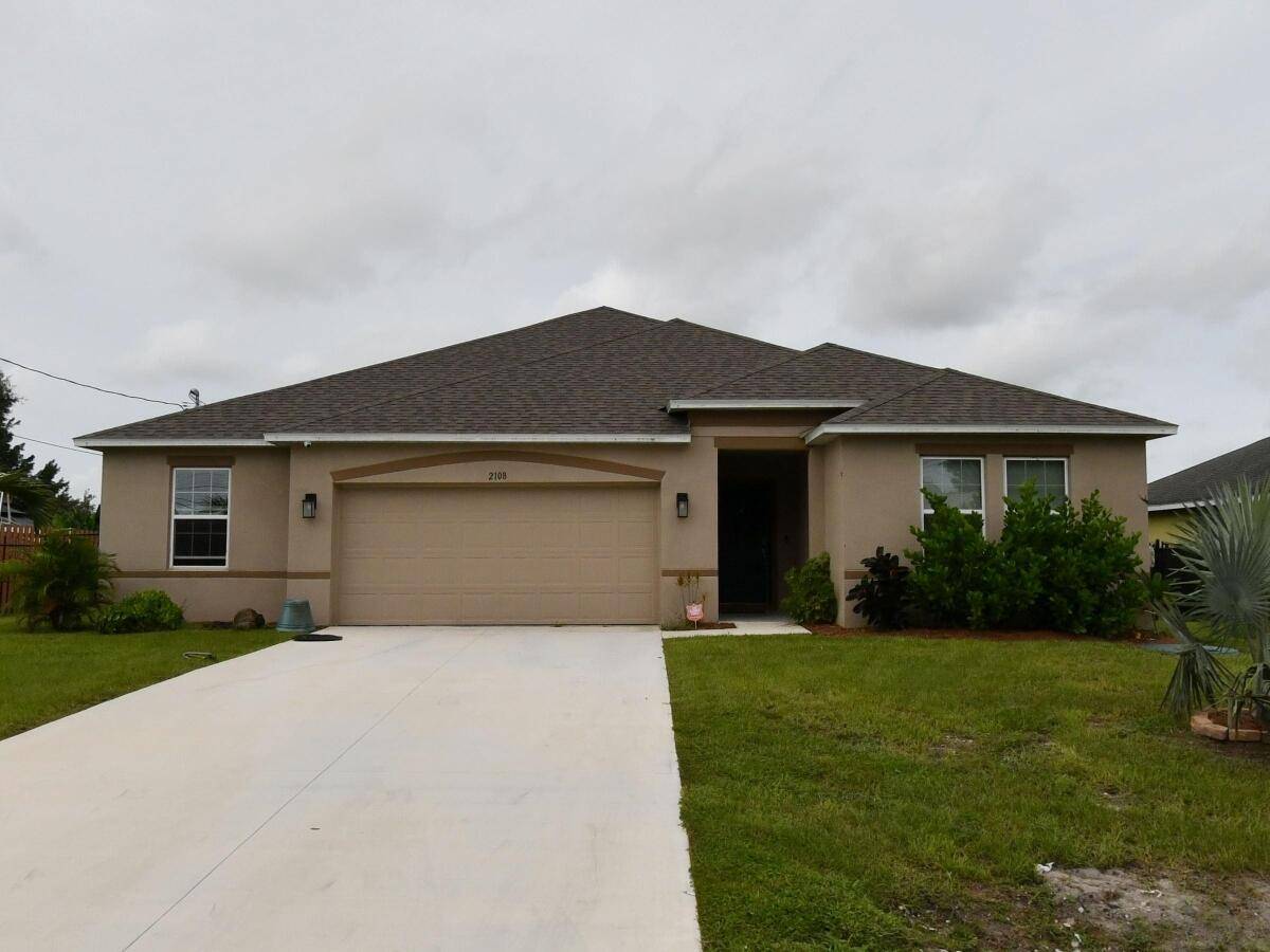 HOUSE LIKE NEW, 5 BEDROOMS, 3 BATHROOMS, 3 CAR GARAGE, GOURMET KITCHEN, BOSE SOUND SYSTEM, CENTRAL STATION ALARM, FULLY FENCED YARD, DOUBLE SPLIT PLAN, LAUNDRY ROOM INSIDE HOUSE, SCREENED IN ...