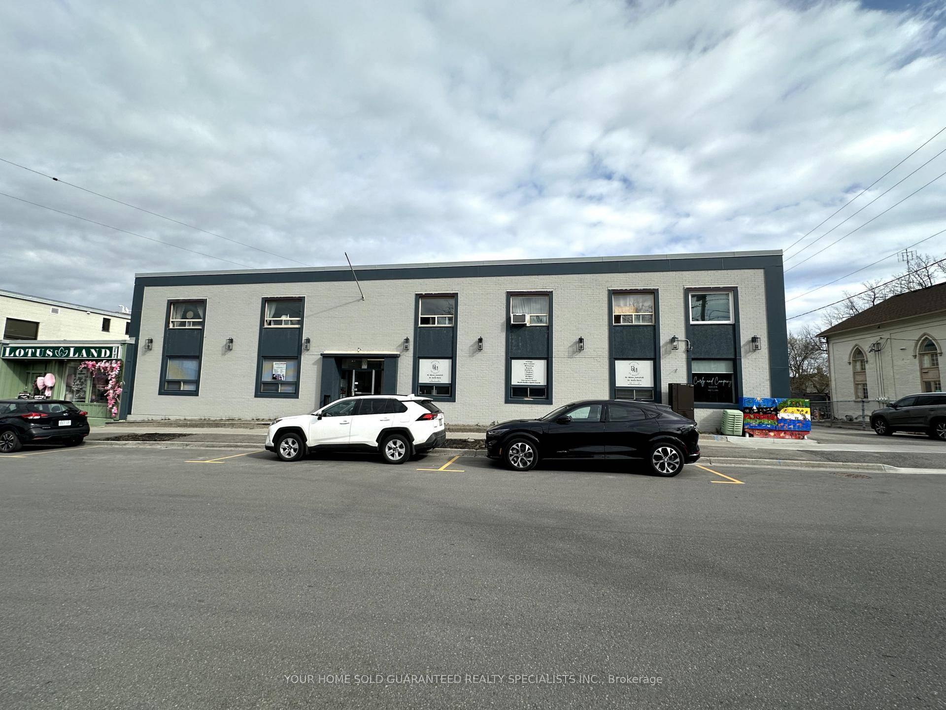 Prime Commercial Space in the Heart of Aurora Village !