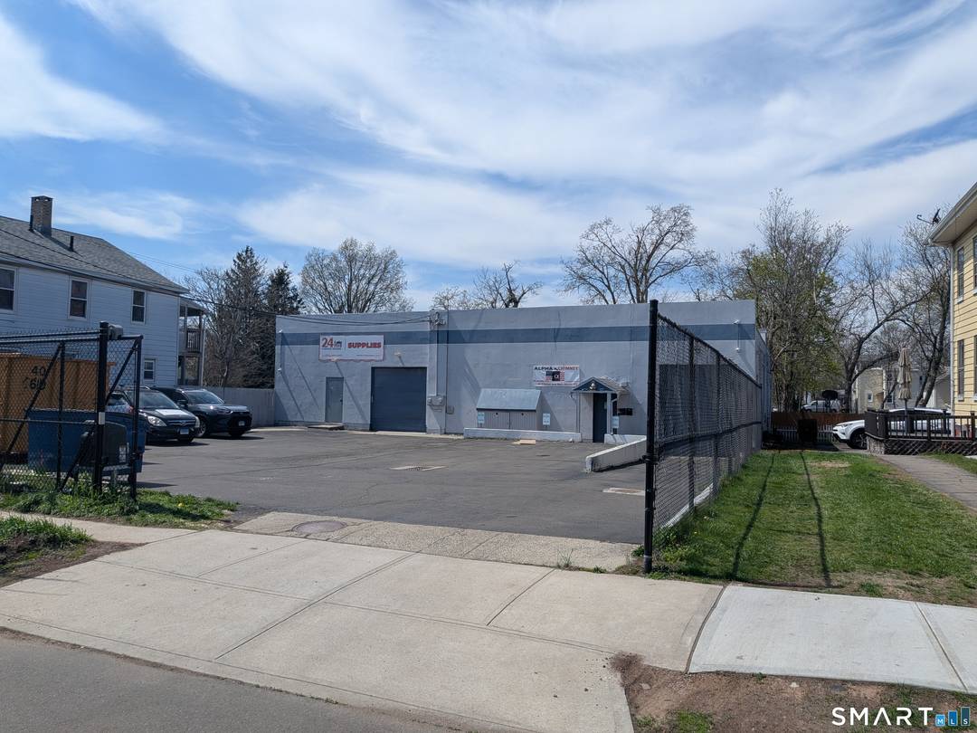 46 Clinton Ave, New Haven, CT presents a rare opportunity for an end user, business owner, or investor to own a versatile mixed use property with 6 total units, including ...