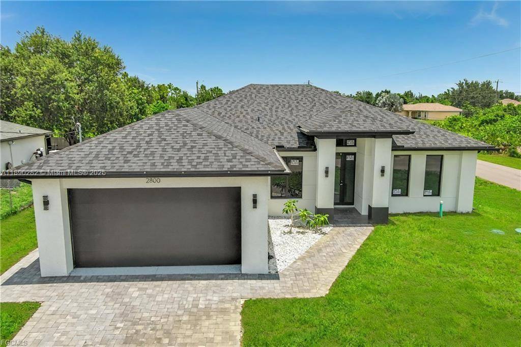 Introducing an exquisite new construction property that blends modern elegance with comfort, ideally situated on a desirable corner lot near State Road 82 and Sunshine Blvd.