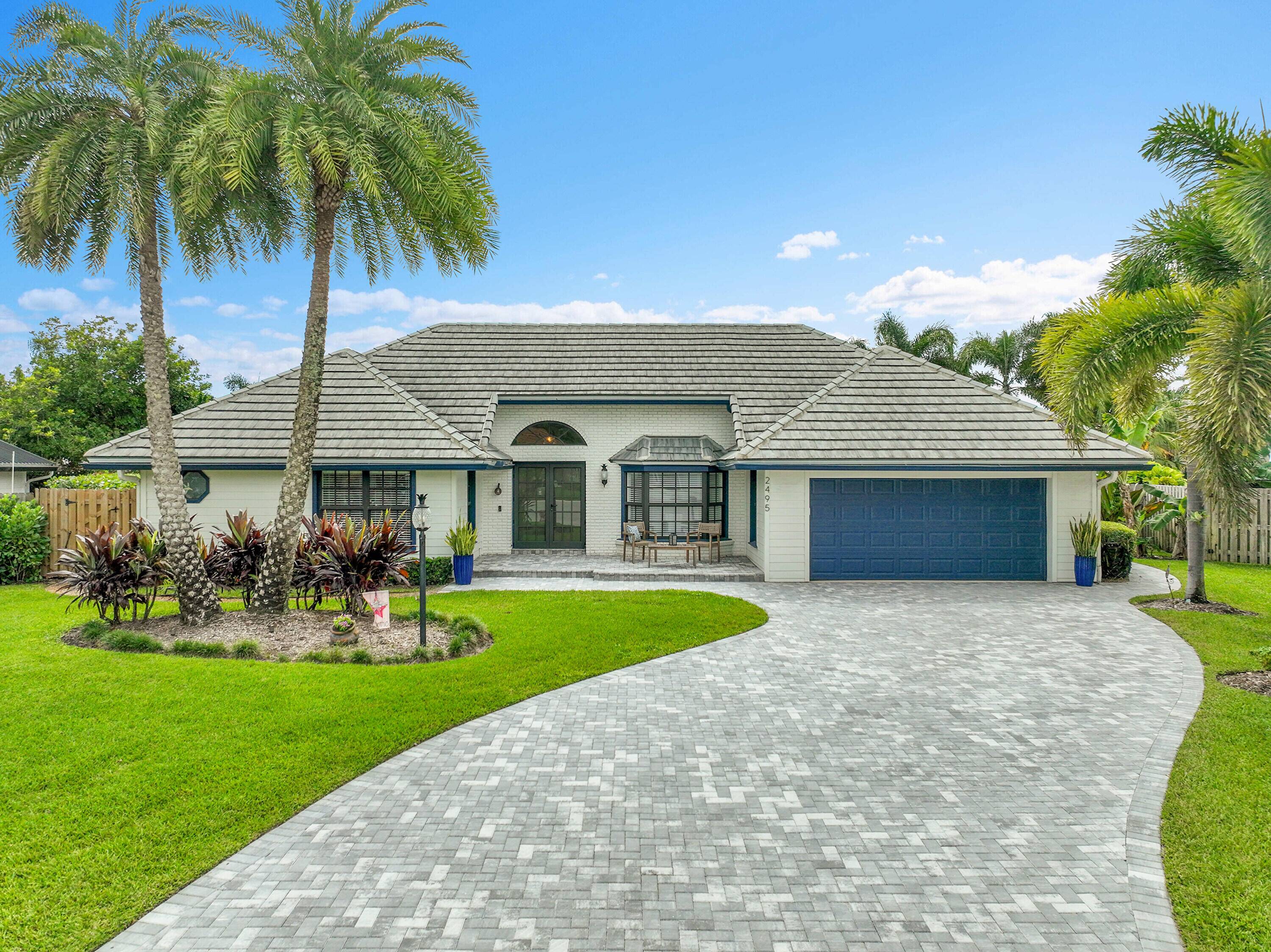 Frenchman's Fancy ! Turnkey single story home w Split floor plan.