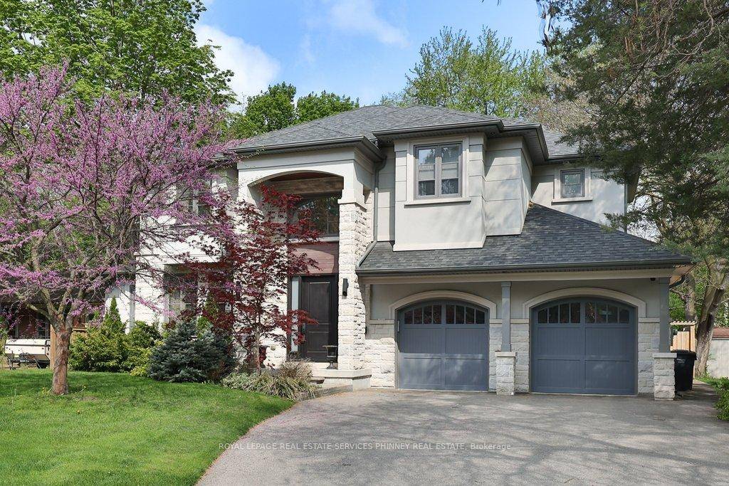 Nestled in the heart of Lorne Park, minutes to the lakefront, shops, restaurants and excellent schools is 1569 Wembury Road.