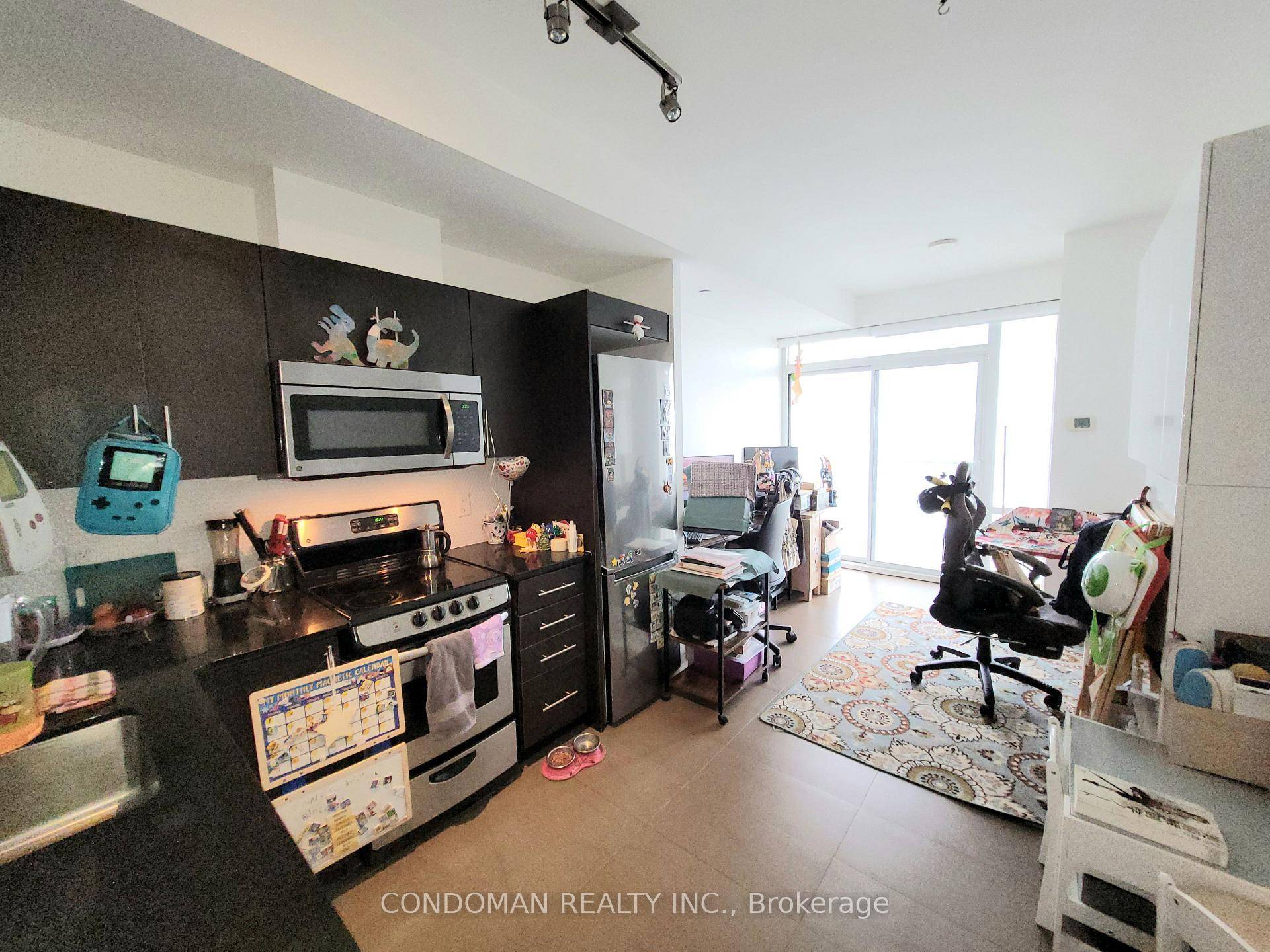 Gorgeous Jr 1 Bedroom W Breathtaking View Of The City Lake.