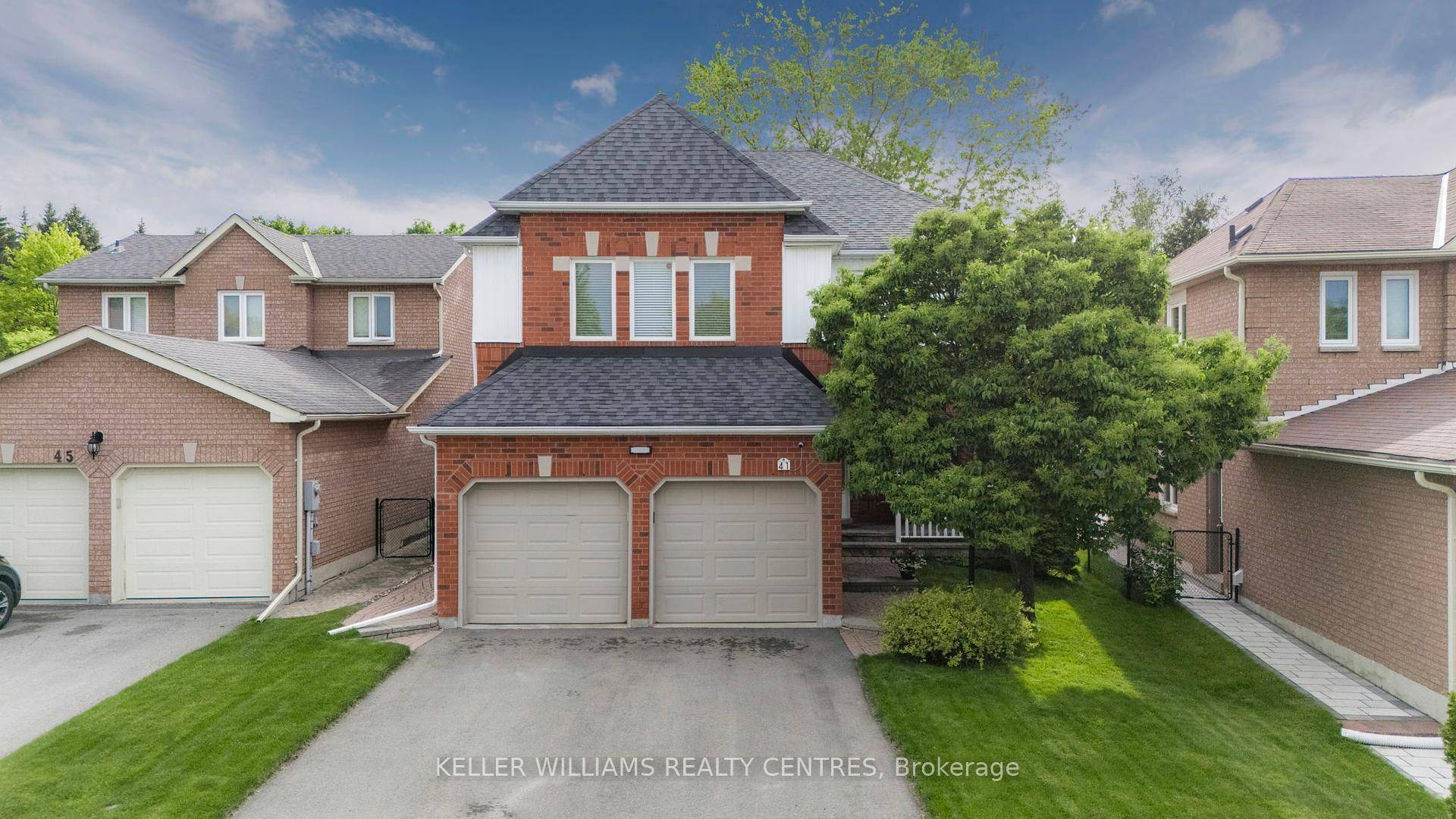 Welcome to Aurora Highlands, one of the most desirable and family friendly neighborhoods within the GTA.
