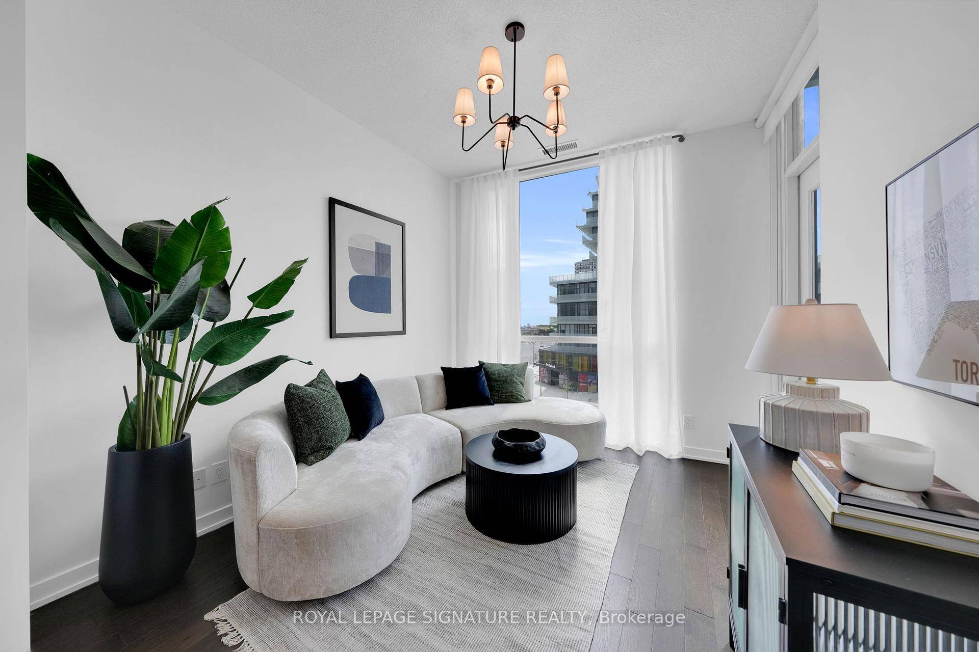 Welcome to Unit 312 at 4011 Brickstone Mews, a beautifully designed 1 bedroom plus den suite in the heart of Mississaugas vibrant downtown core.