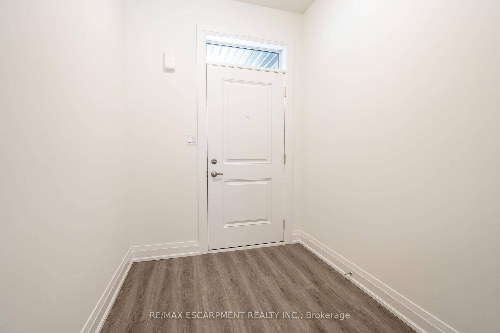 Newly built townhome by award winning builder Sonoma Homes offers exceptional, most cost effective, price per square foot value in the Hamilton and surrounding area.