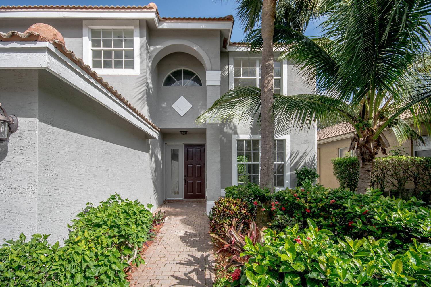 BACK ON THE MARKET. Newly renovated 4 2 1 2 in a gated community.