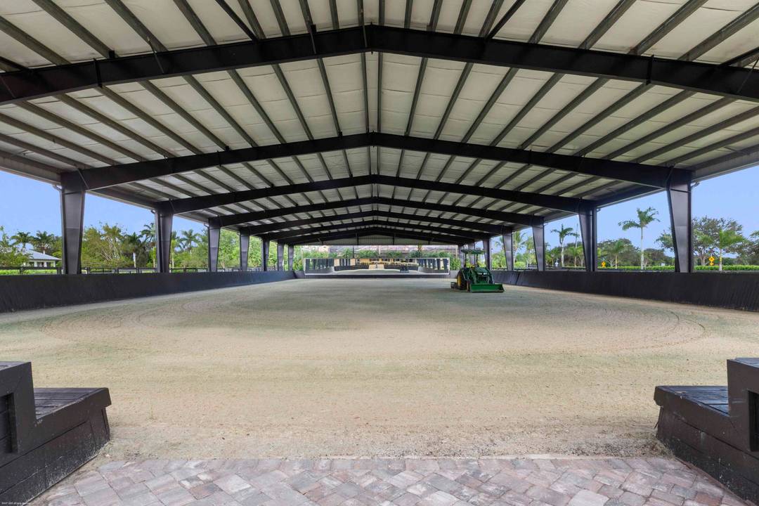 Top Tier, Fully Renovated Equestrian Facility Stalls are now being offered for the equestrian season at this ultra luxury sport horse estate.