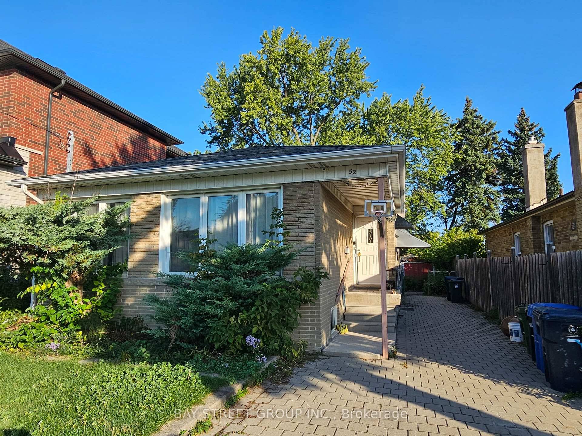 Spacious Newly Renovated 3 bedroom Basement Apartment Available !