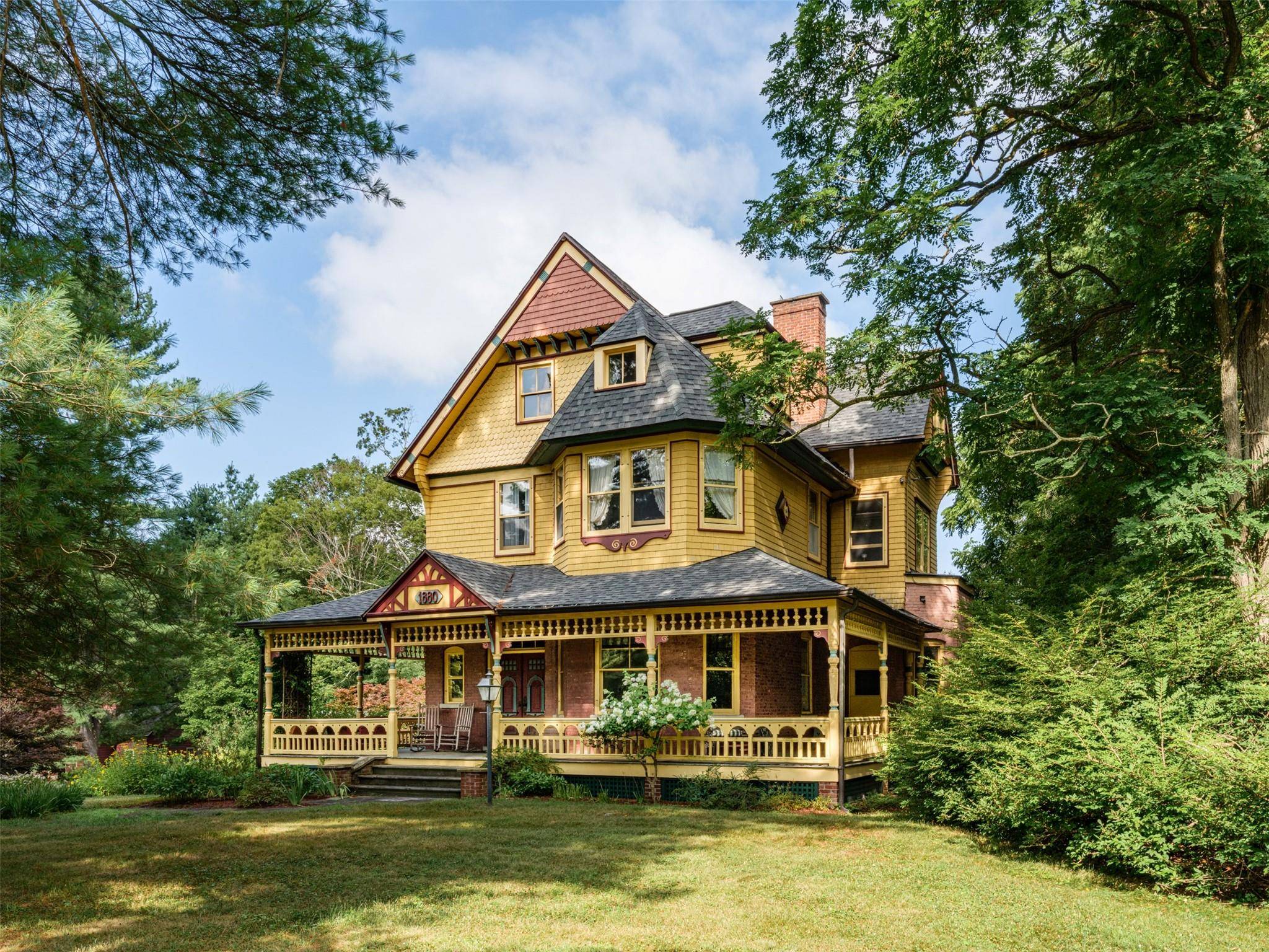 Situated on 19. 5 serene acres in the historic hamlet of New Concord, Knollcroft is an exceptional and rare offering of historical significance.