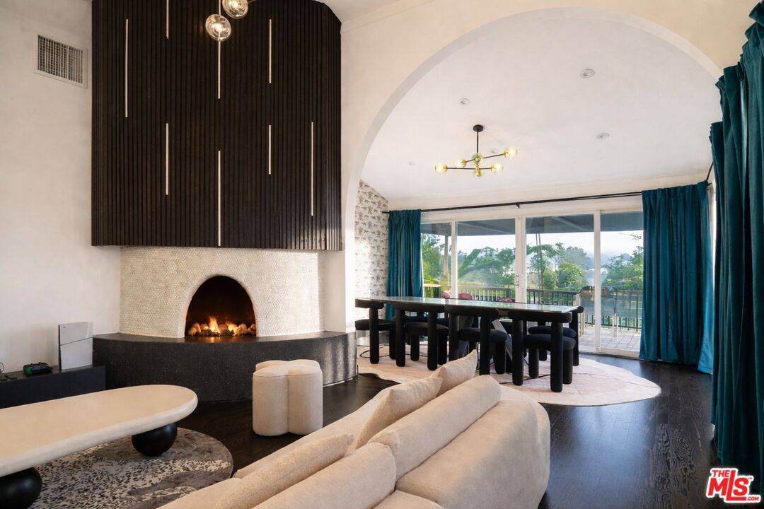 8810 Hollywood Blvd 3BR Sunset Strip La