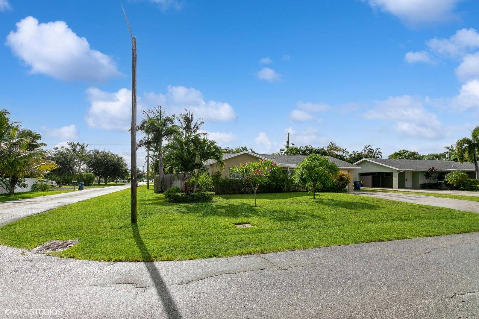 Beautiful RENOVATED home in the center of highly desirable Tequesta.