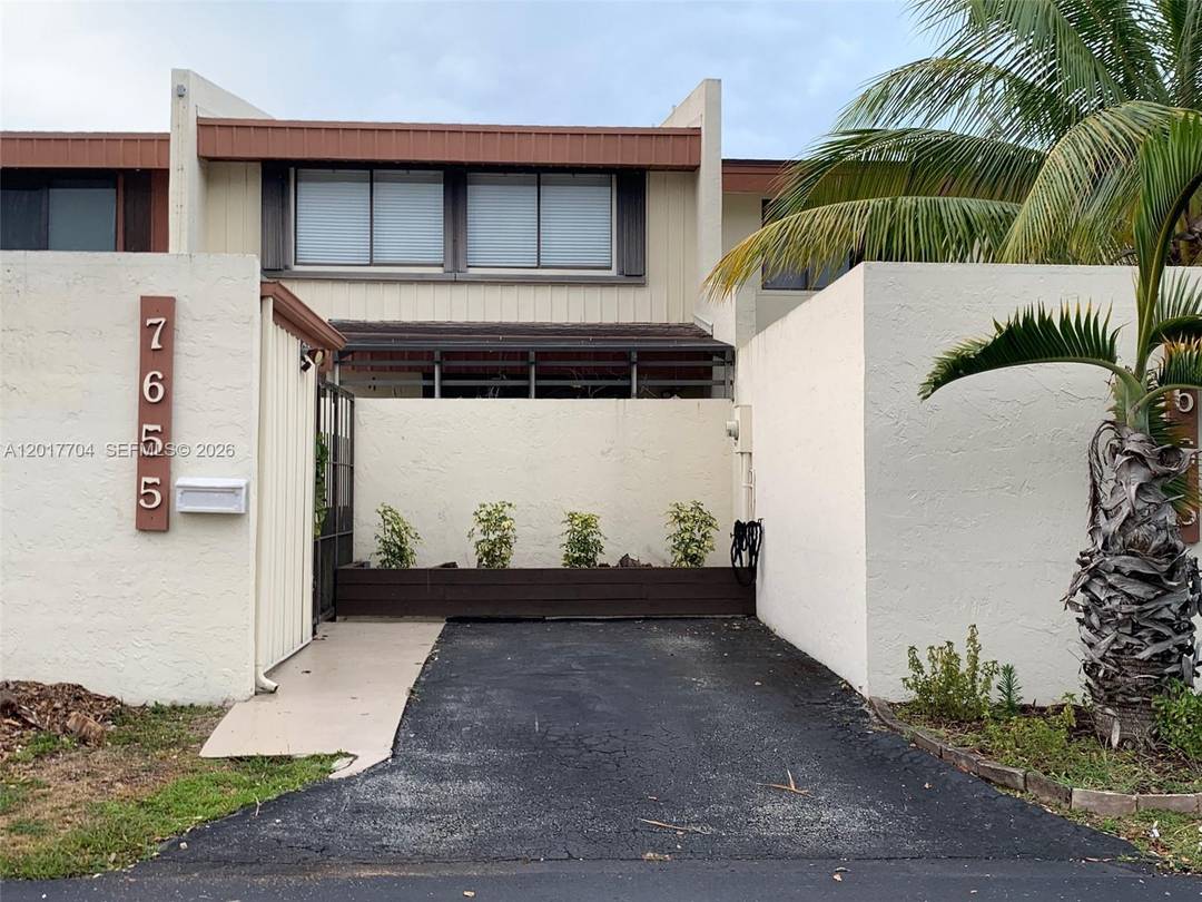 Spacious townhouse in beautiful community of Kendalltown.