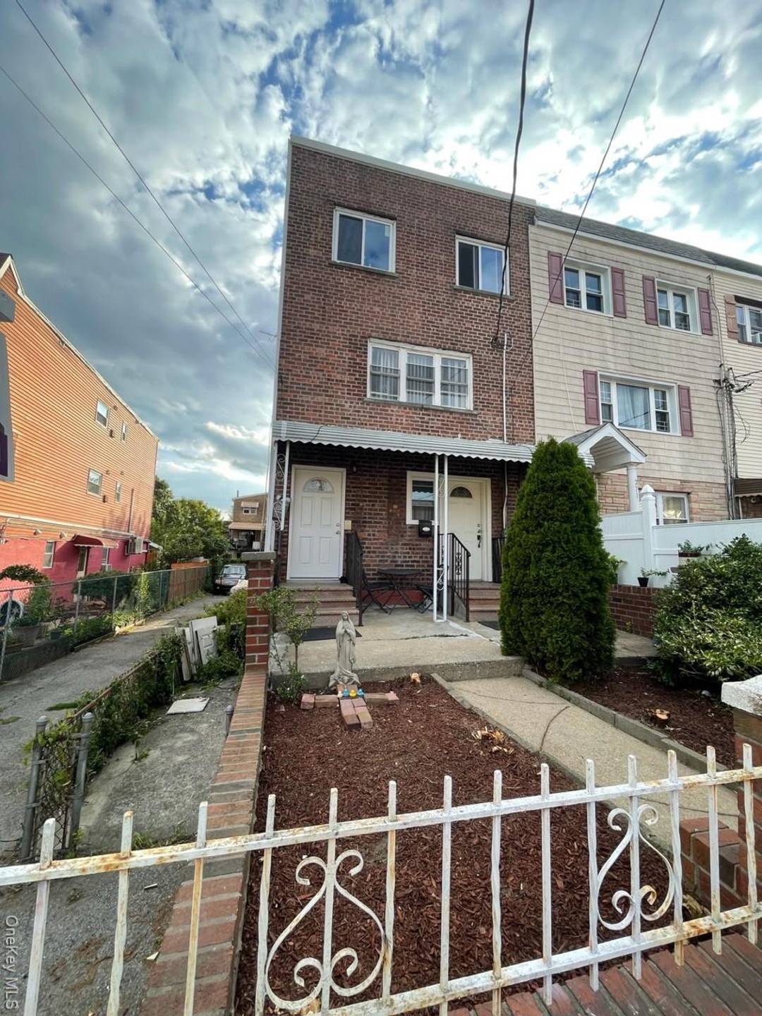 Two Family Home for Sale in Highly Desirable Throggs Neck Located in the sought after neighborhood of Throggs Neck, this spacious two family home features a 3 bedroom duplex with ...