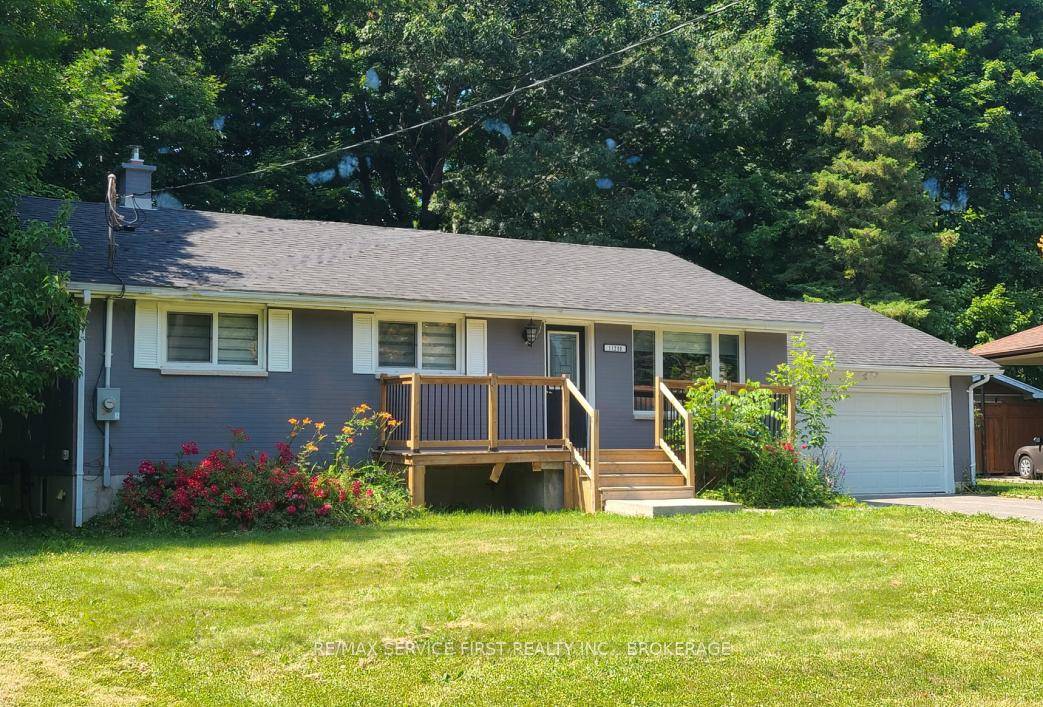 Welcome to 1209 Lincoln Drive A Turnkey Treasure in Kingston's West End !