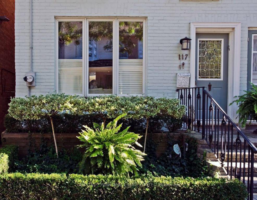 Rarely available Short term rental in the desirable Summerhill area.