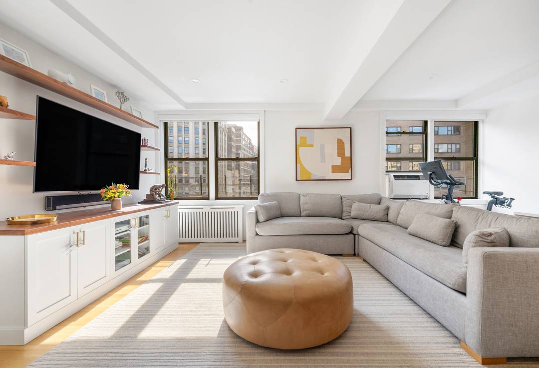 GREENWICH VILLAGE GEM A seamless combination of Apartments 606 and 607, this beautifully renovated Greenwich Village residence offers expansive living space, exceptional light, and refined finishes throughout.
