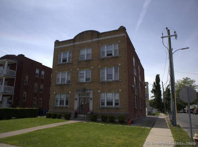 Prime investment opportunity on desirable Wethersfield Ave in Hartford !