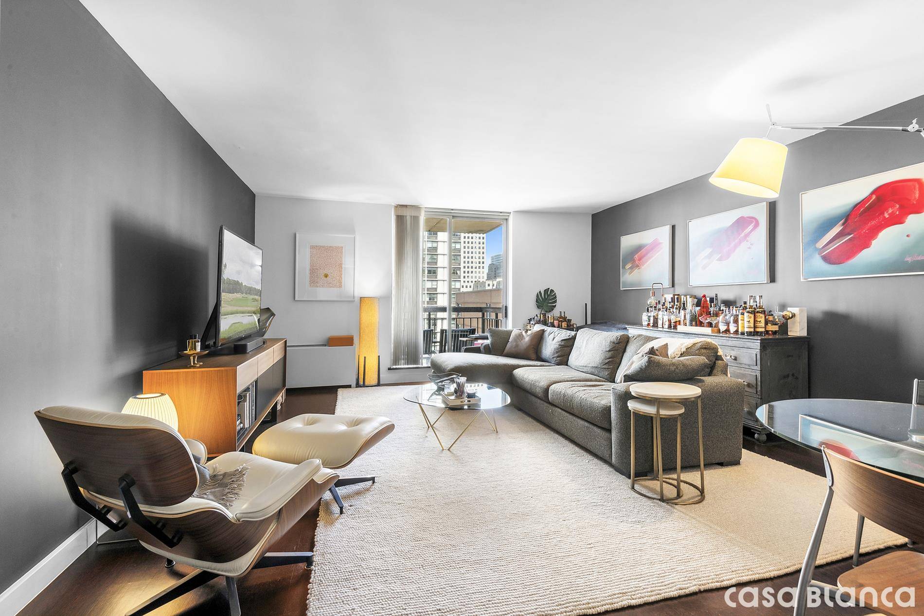 A rare opportunity to own an oversized one bedroom, complete with a luxury renovation and private balcony in one of Battery Park City s premier addresses.