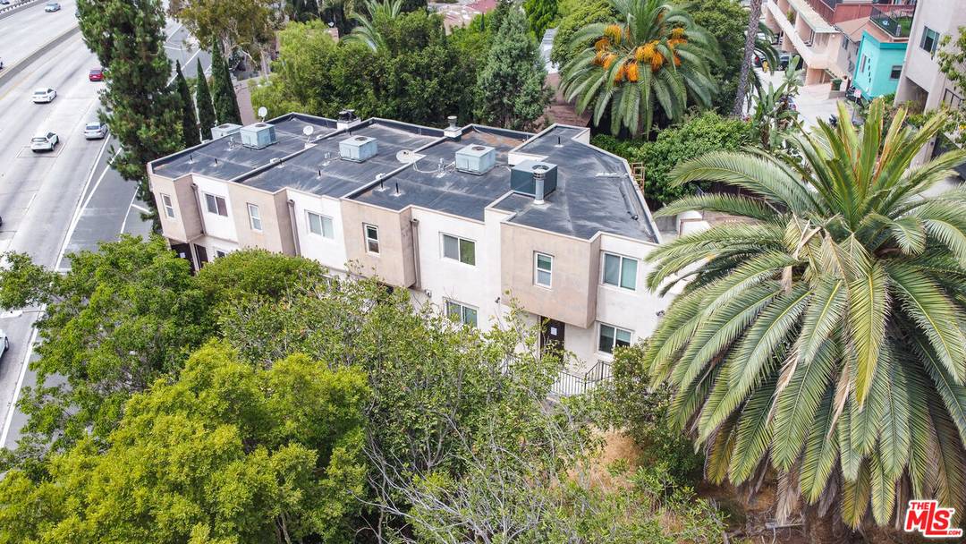 6820   Whitley Ter 8BR Hollywood Hills East La