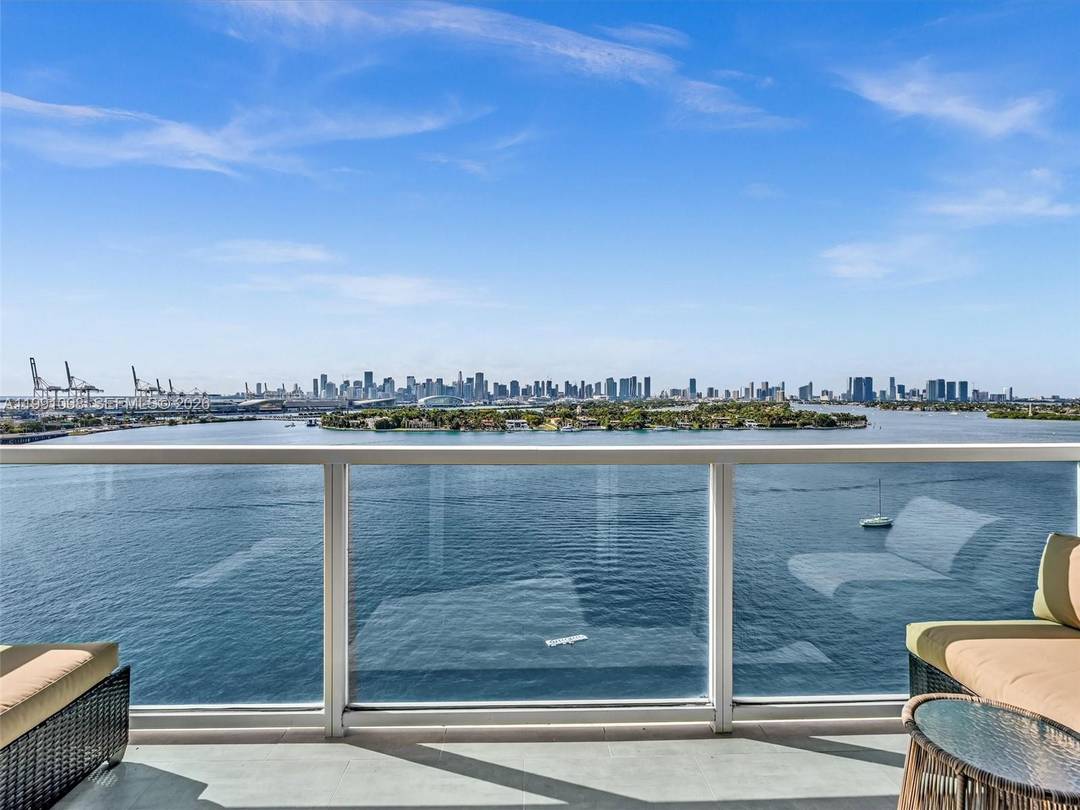 A truly rare opportunity to live in the the most coveted direct bay view lines at The Floridian South Beach, perfectly positioned facing Star Island with the Miami skyline as ...