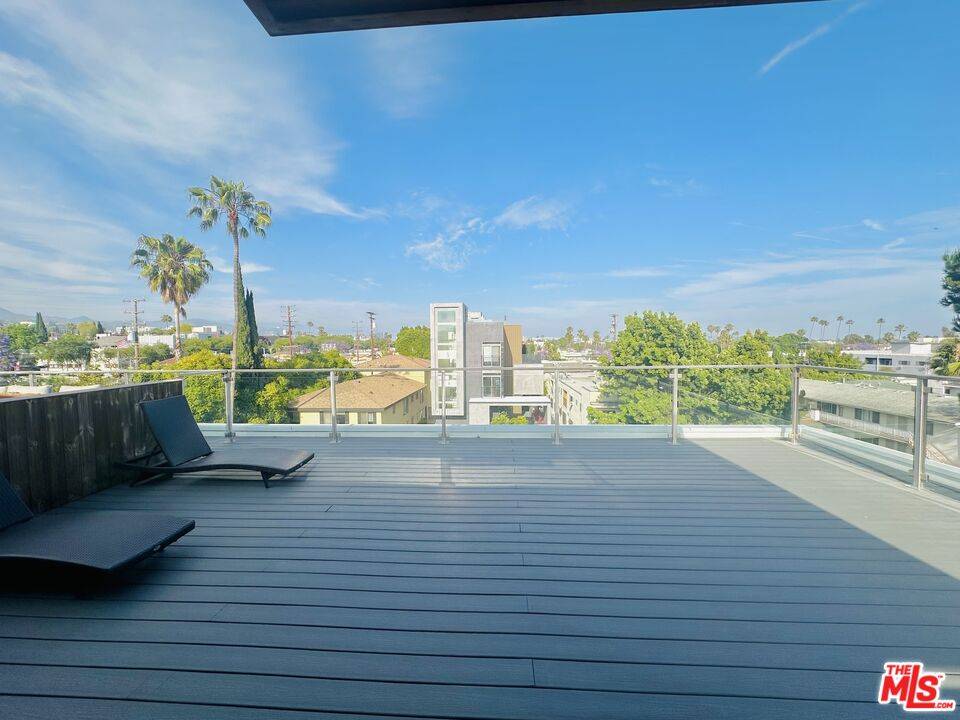 1041  N Spaulding Ave 3BR Hollywood Hills East La