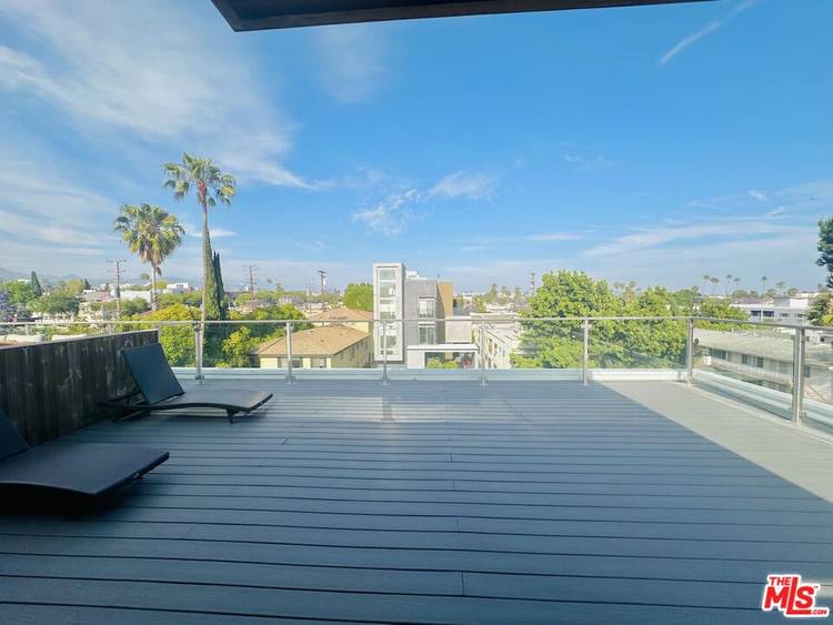 1041  N Spaulding Ave 3BR Hollywood Hills East La