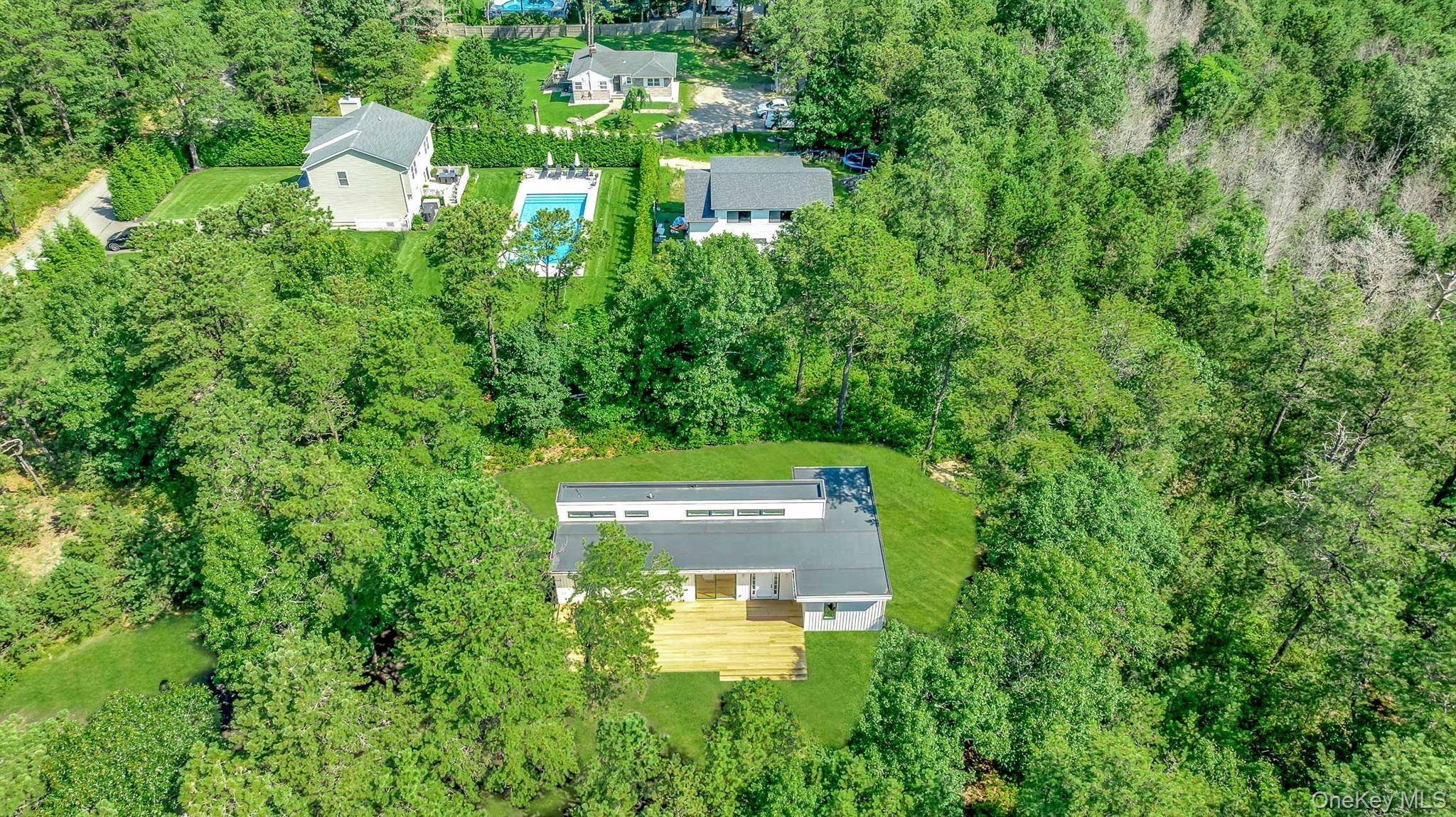 WELCOME TO 518 MAPLE AVENUE SOUTH TOTAL RENOVATION !