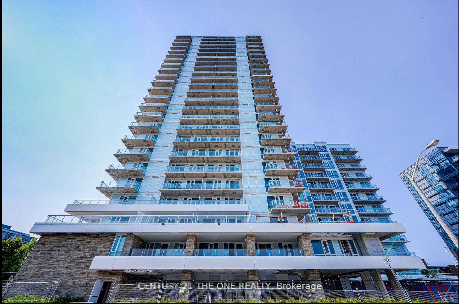Luxury amp ; Modern Ravine Condo 1 Bed Room Plus Den With 1 Washroom amp ; Parking.