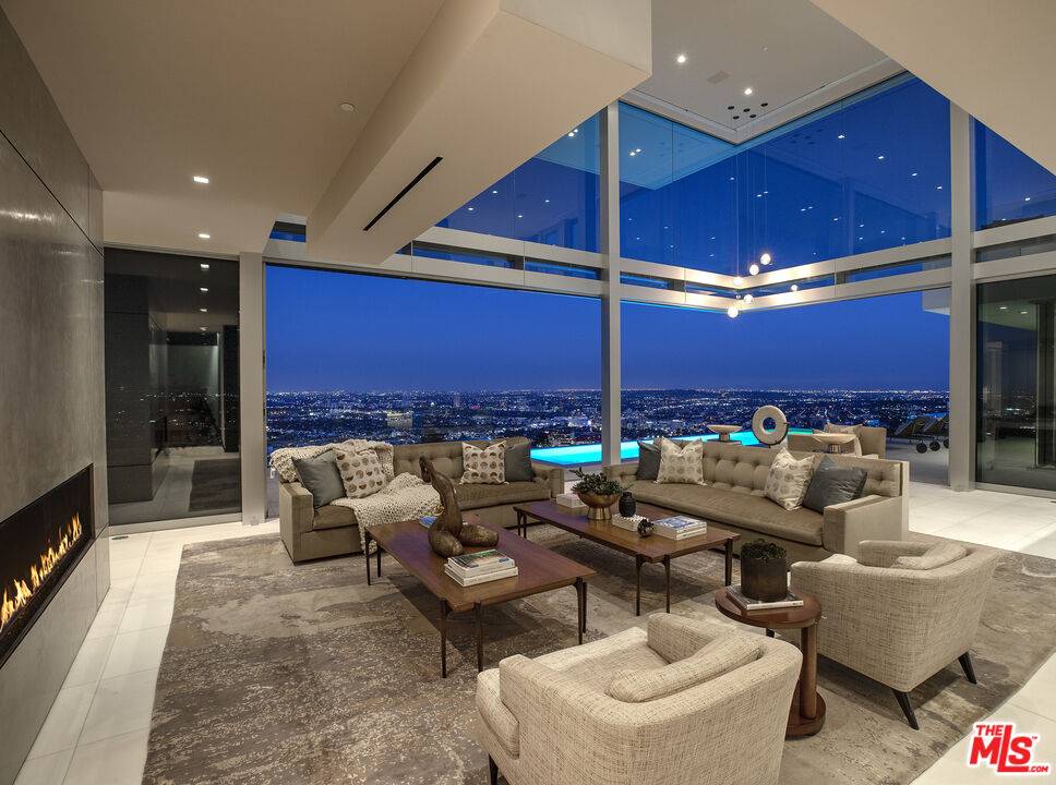 9150 ORIOLE WAY Hollywood Hills East LA