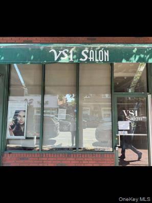 850 SF, 3, 800 Monthly. Conveniently situated, the space is close to municipal parking, retail outlets, banks, restaurants, the post office, and more.