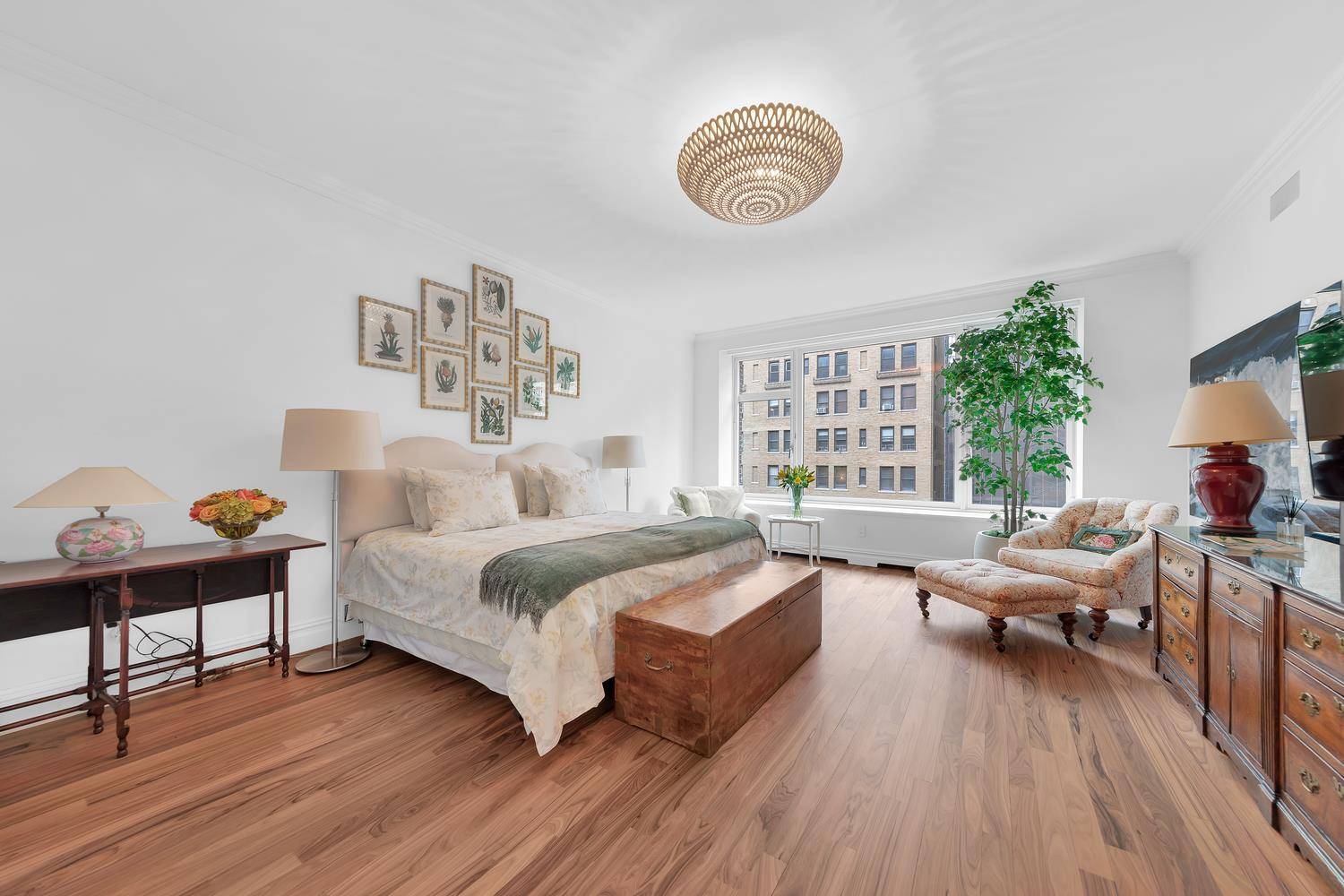 535 West End Avenue stands as one of the Upper West Side's most prestigious and distinguished addresses, seamlessly blending pre war grandeur, modern sophistication, and unparalleled amenities with white glove ...