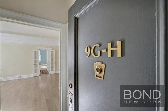 Enoroums 1, 746SF top floor combination apt 4 large bedrooms with 2 windowed full baths light amp ; airythroughout oversized windows SE exposure elevator part time door man live in ...