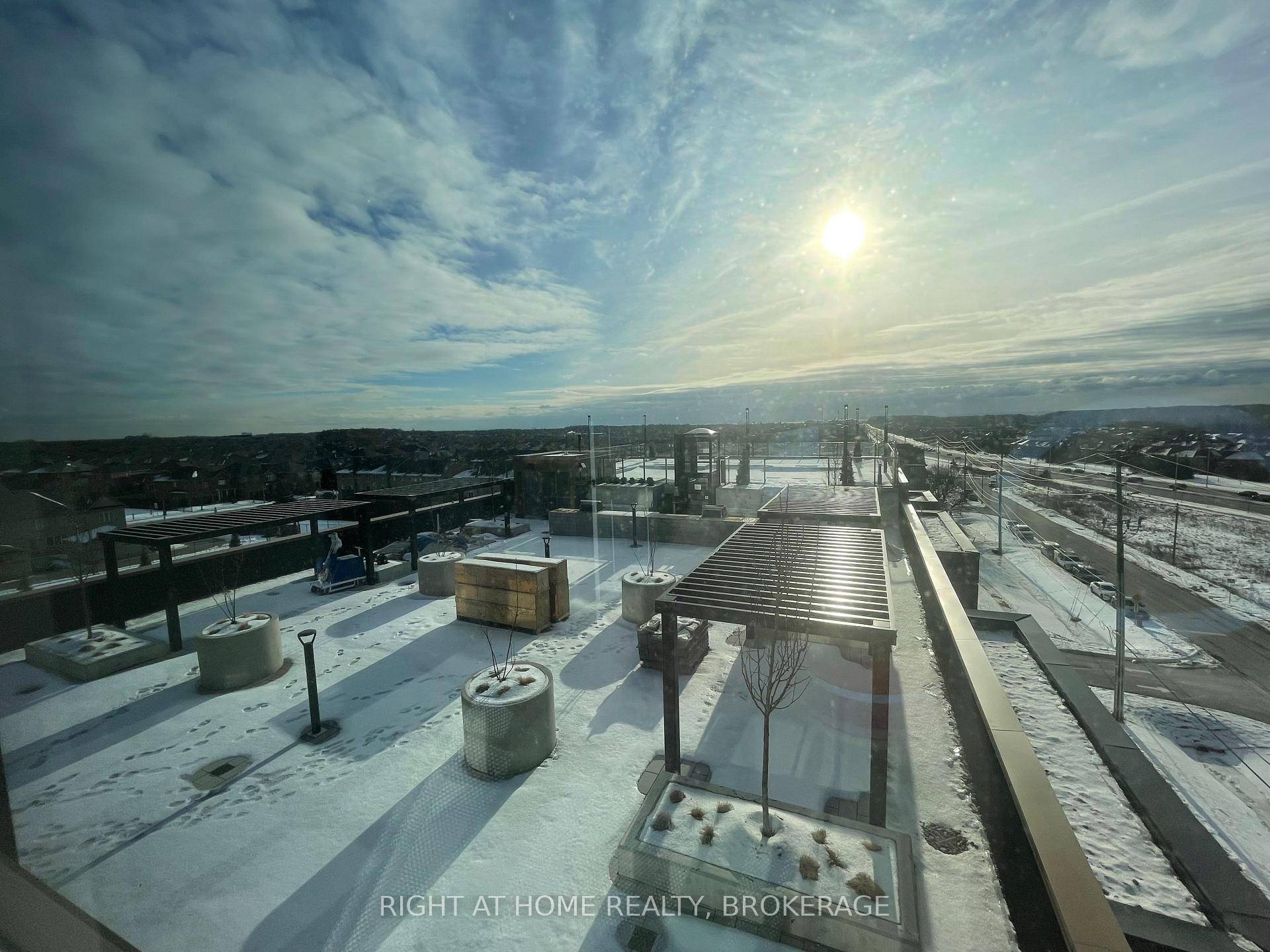 Welcome to NUVO, an opportunity to live in a brand new corner condo in Oakville !