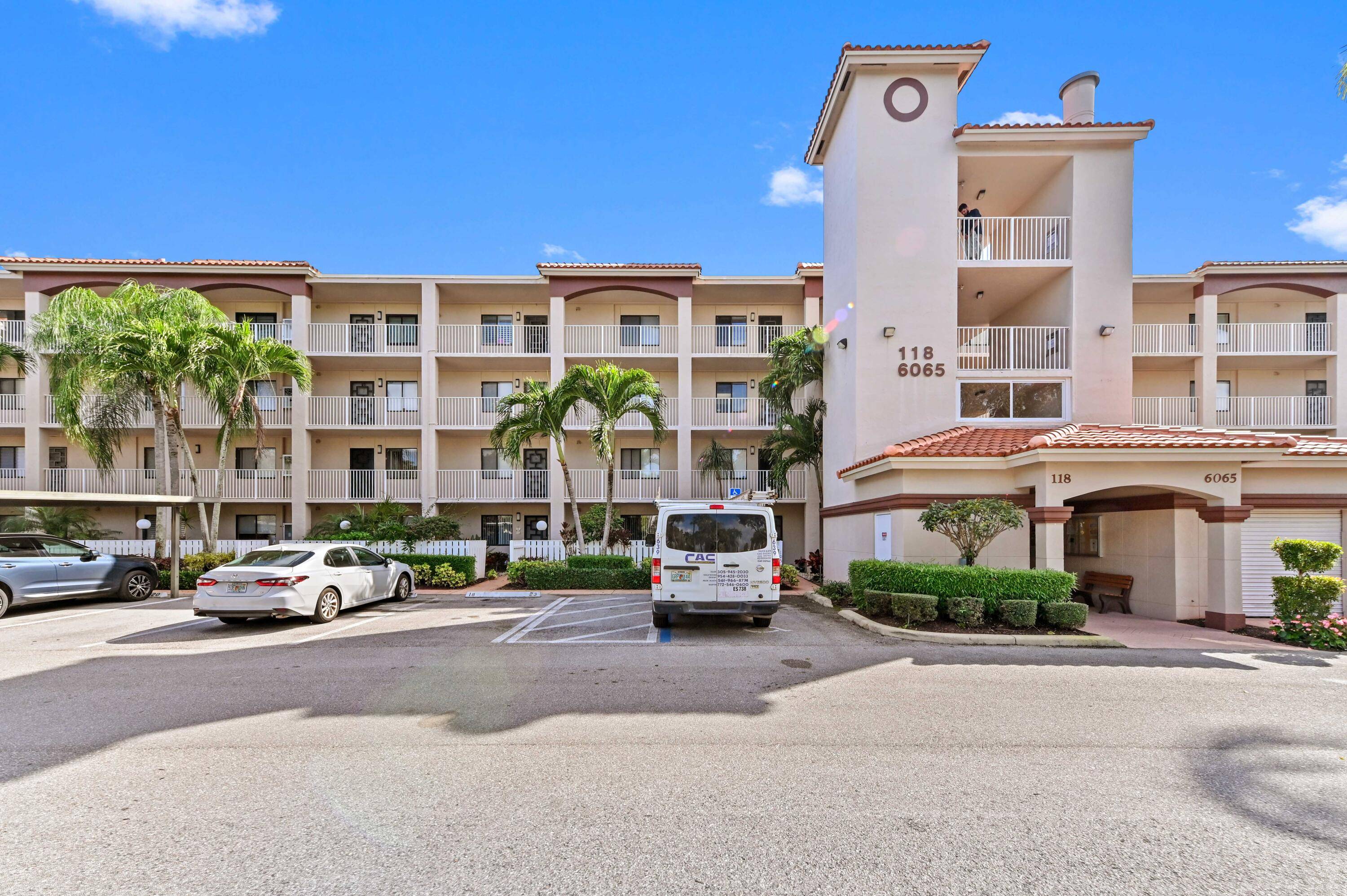 Presenting a remarkable opportunity for a unique lakefront living experience, this generous condominium is located in the sought after residential expanse of Huntington Pointe, Delray Beach, FL.
