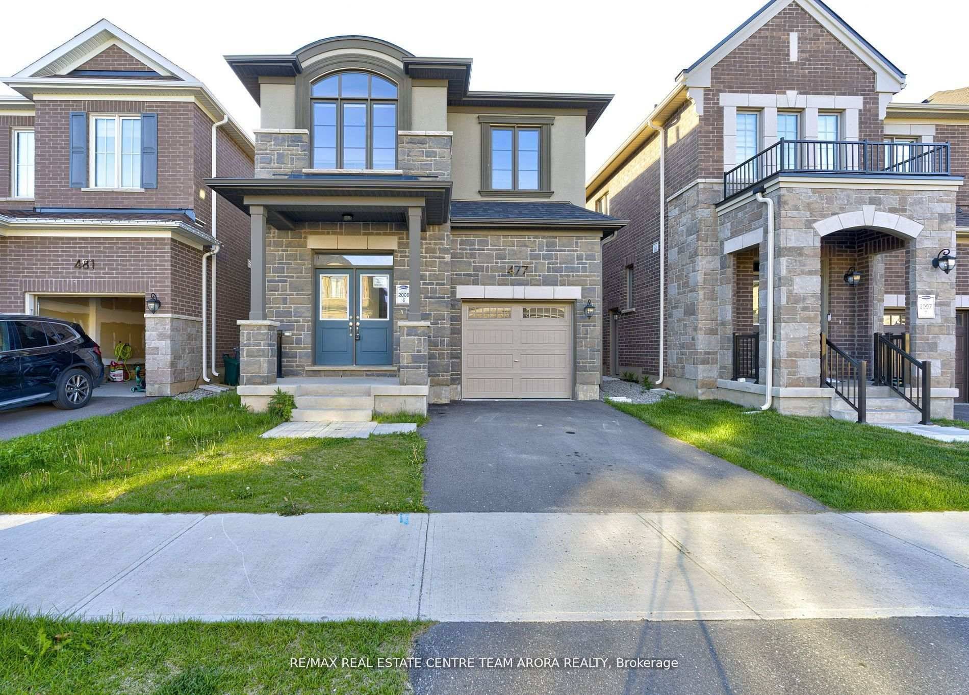 This beautifully maintained 4 Bedroom 2 storey detached house features a bright and spacious layout perfect for family living.