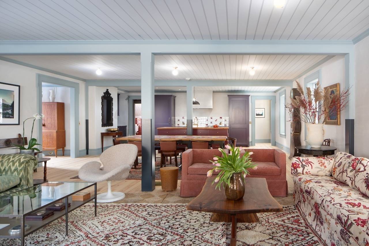 Hendricks Churchill Mercantile Fully Renovated Mixed Use Building in Salisbury Village Crafted and designed by Hendricks Churchill, this fully renovated mixed use building offers the perfect blend of historic charm ...