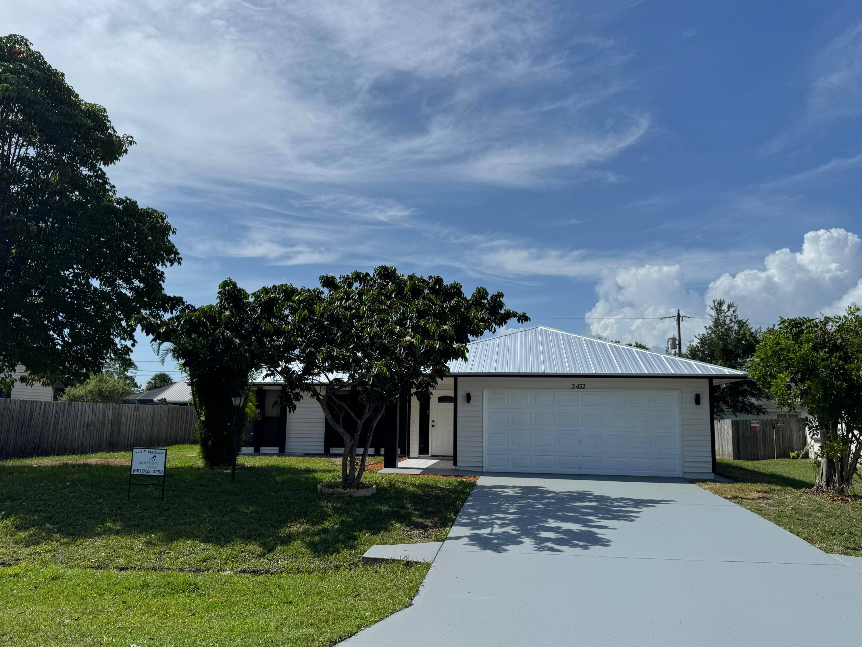 Completely remodeled 3 bedroom, 2 bathroom single family home near Jensen Beach and Downtown Stuart.