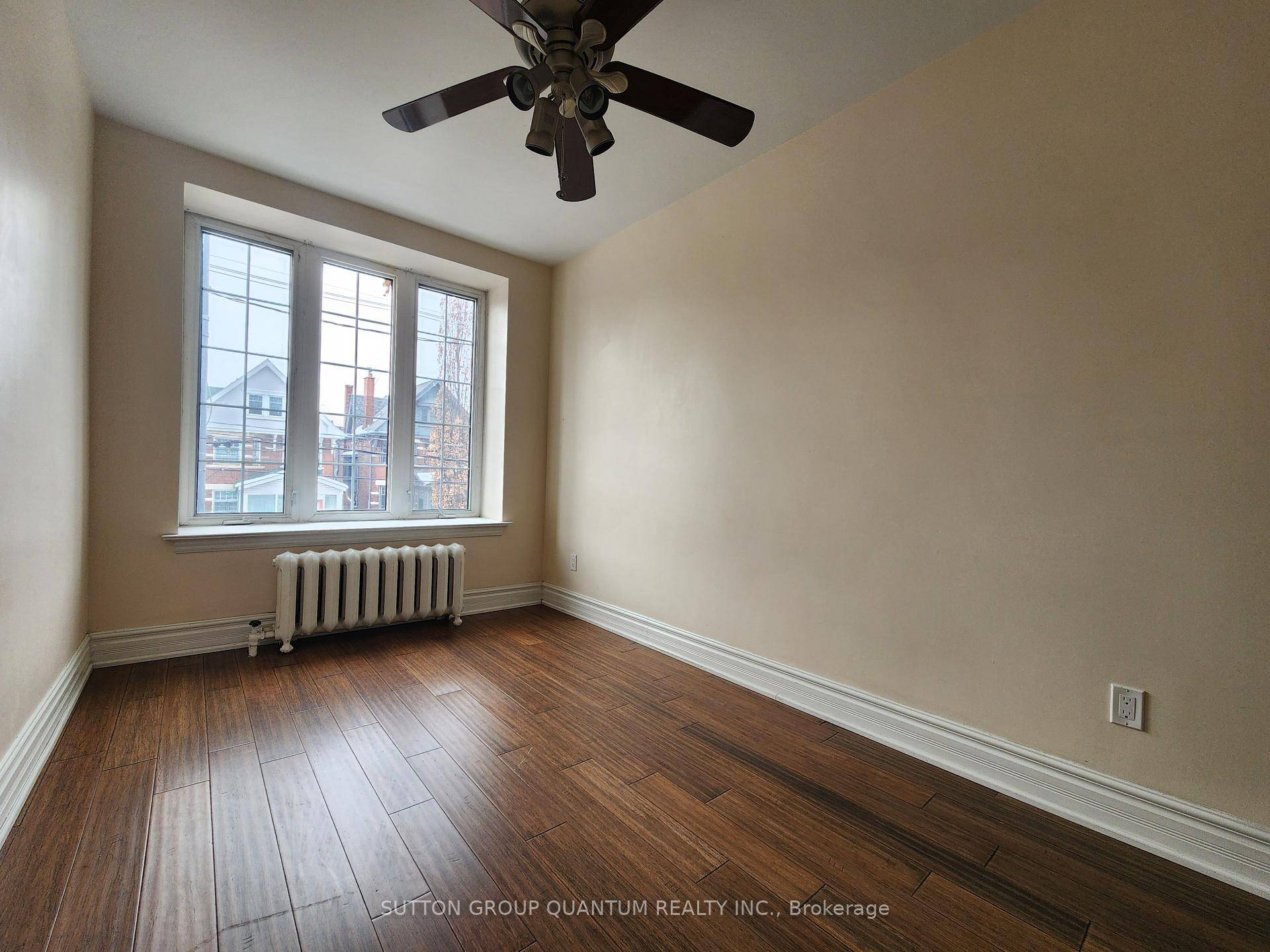 Welcome to 291A Roncesvalles Ave, a beautifully updated 2 bedroom den, 1 bathroom residence in the heart of Torontos vibrant Roncesvalles Village !