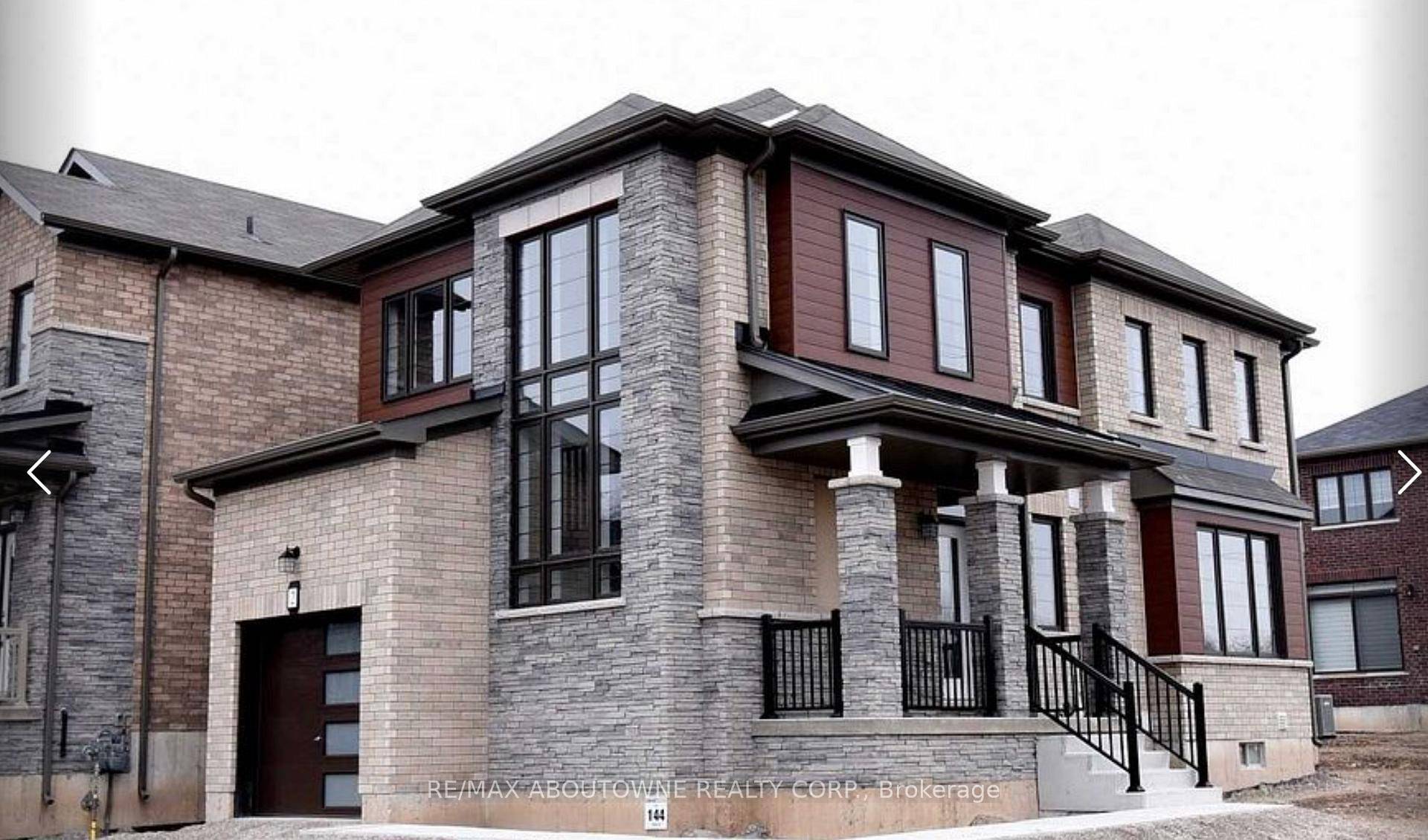 Lovely Three Bedroom Family Home, Corner Lot, Bright And Sunny With Views Of The Grand River !