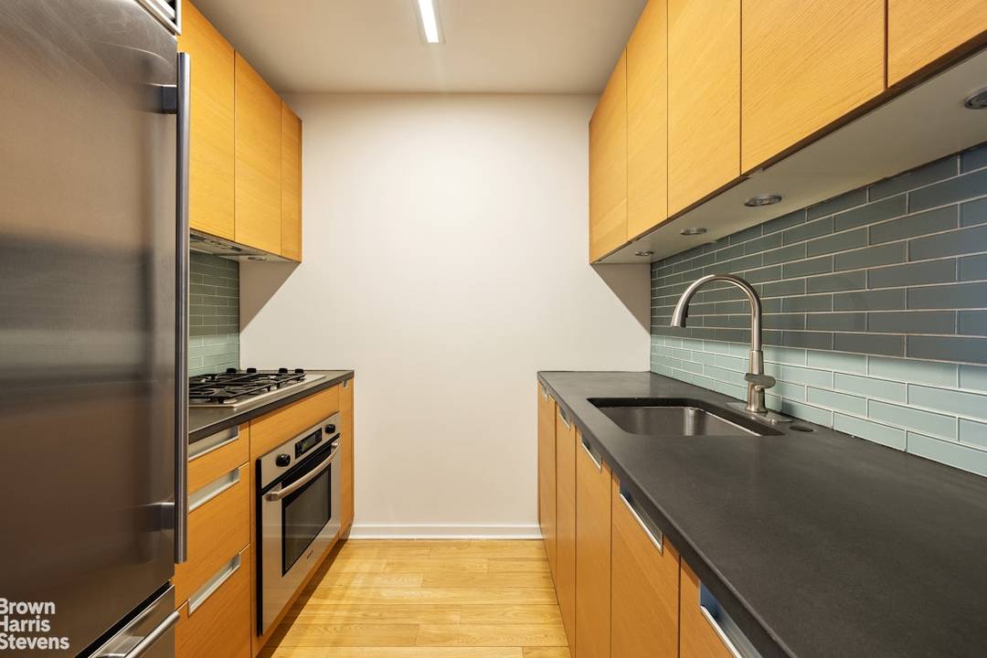 High floor 1 bed 1. 5 bath with Central Park and Hudson Yards skyline views.