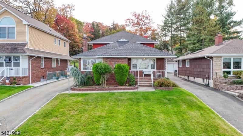 BACK ON THE MARKET ! ! ! !