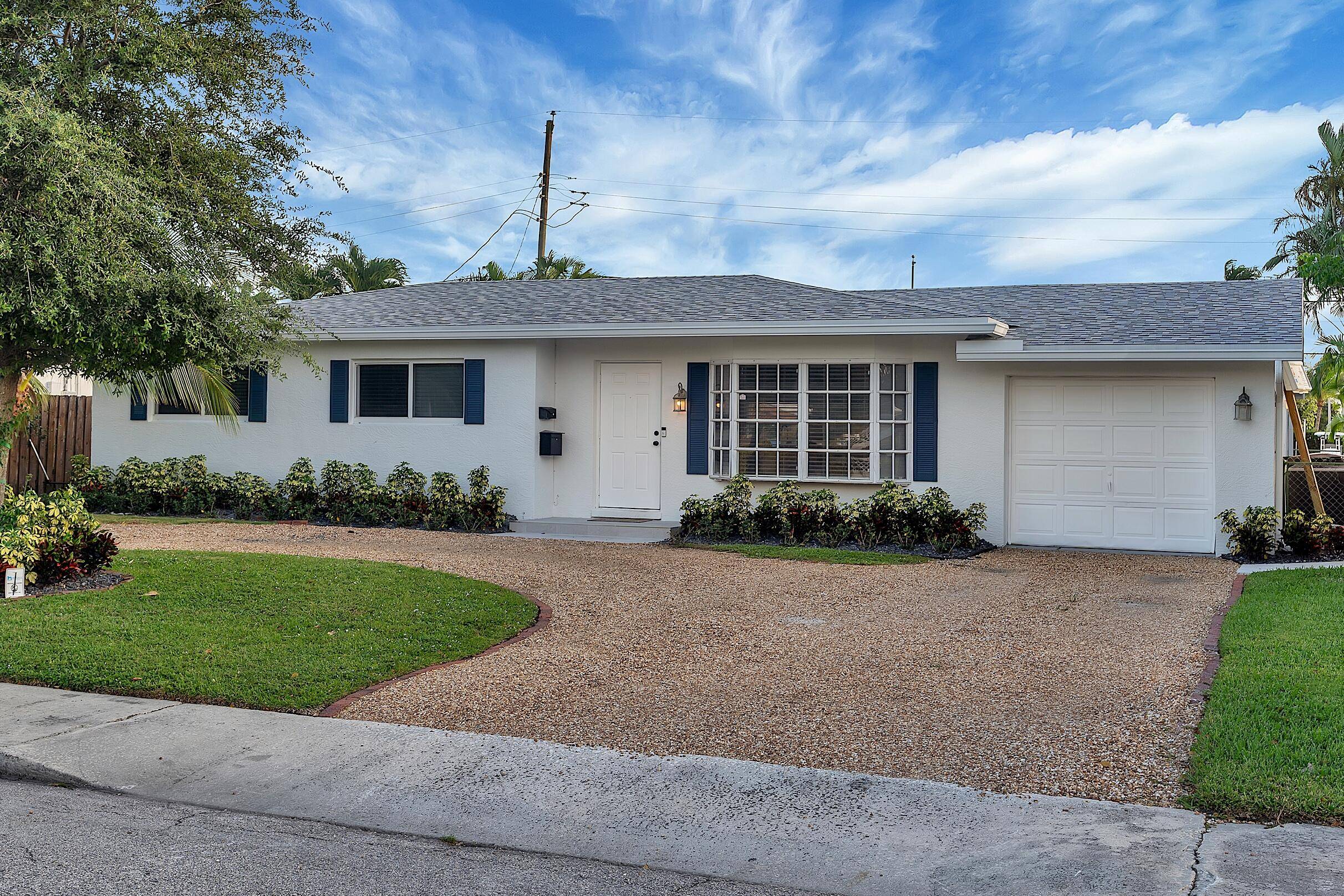 Waterfront 2 2 home in highly sought after SOSO community.