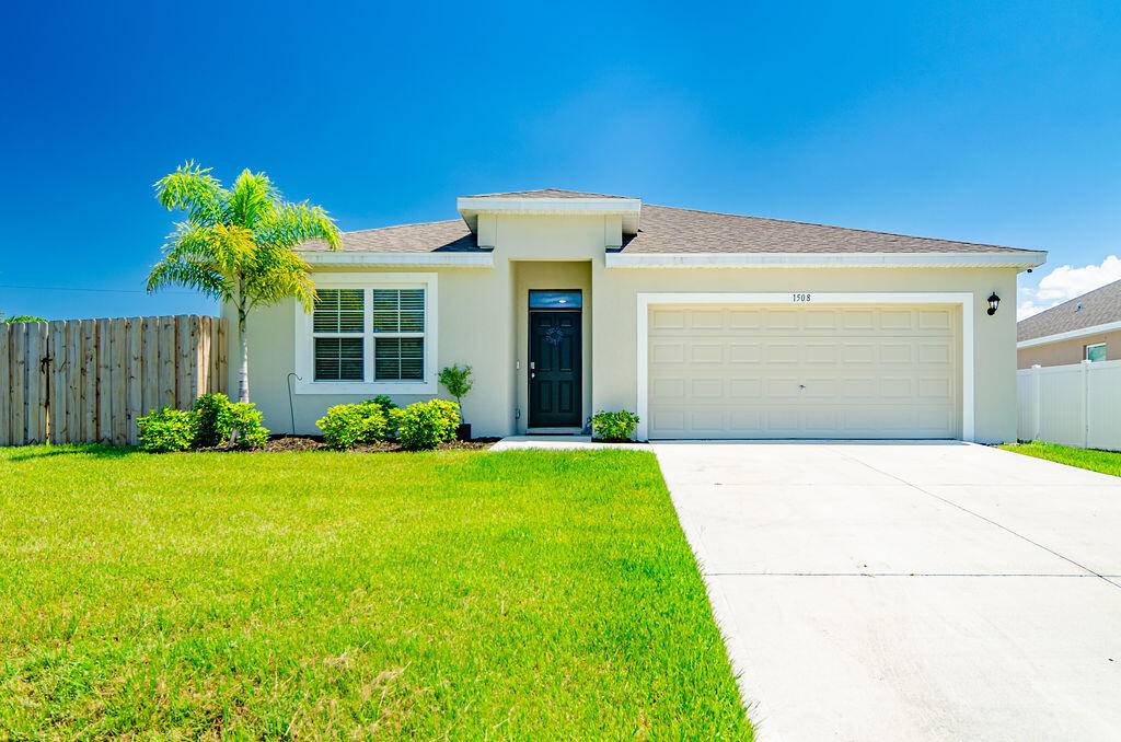Immaculate, move in ready !