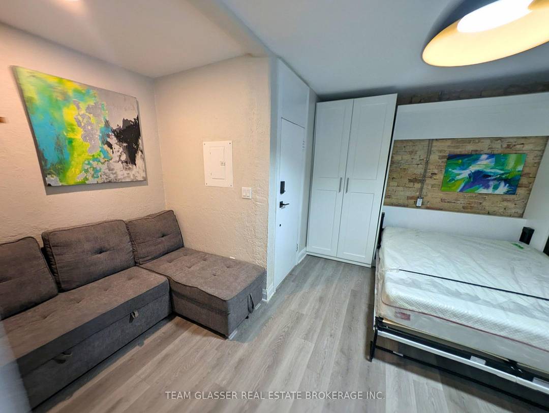 Move In Ready ! STUDENTS WELCOME !